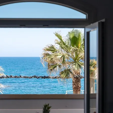 Апартаменты Renata Mare Beachside