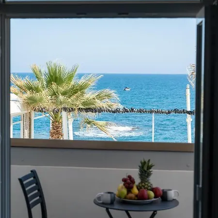 Апартаменты Renata Mare Beachside *