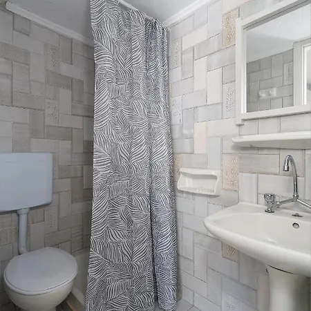 Renata Mare Beachside Apartment *