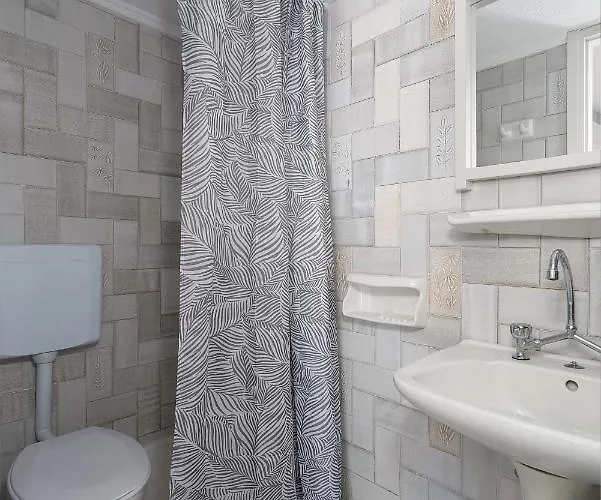 Renata Mare Beachside Апартаменти *